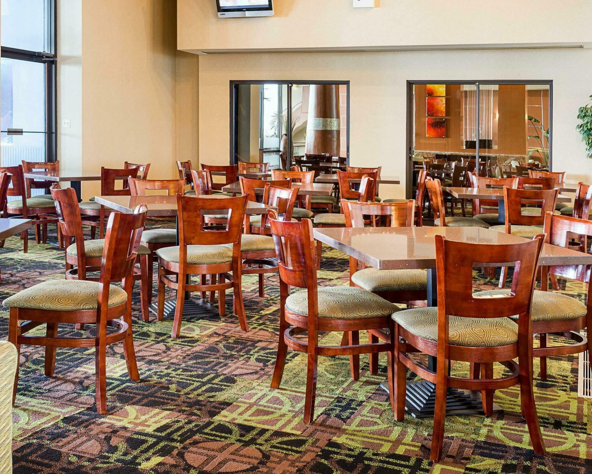 Coastal Hotel & Suites Virginia Beach - Oceanfront Exterior foto